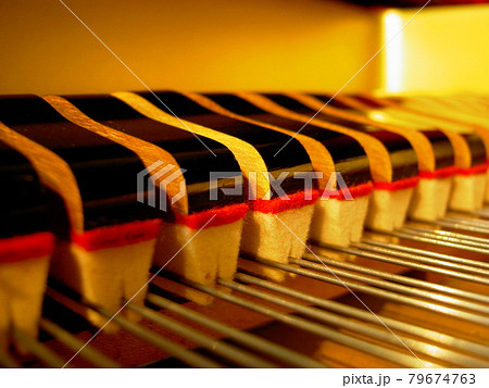 ピアノ 器具 楽器 79674763