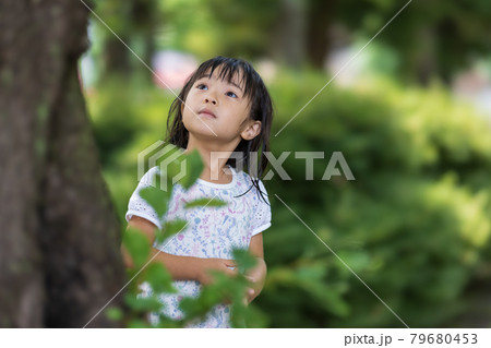 かわいい5才の女の子 79680453