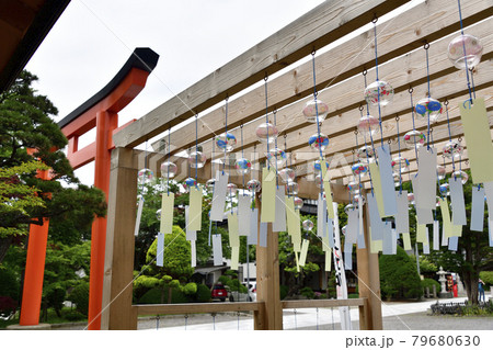 北海道函館市湯倉神社の境内に夏詣での風鈴飾りのある風景を撮影 北海道函館市湯倉神社の境内に夏詣での風鈴飾りのある風景を撮影 79680630