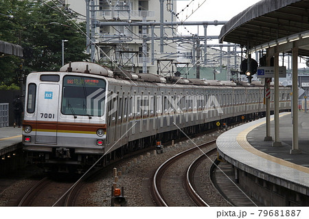 ［Y］東京地下鉄有楽町線7000系（10両：西武池袋線直通） 79681887