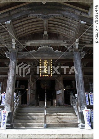 初夏の越後浦佐毘沙門堂にて（新潟県南魚沼市） 79682446