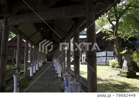 初夏の越後浦佐毘沙門堂にて（新潟県南魚沼市） 79682449