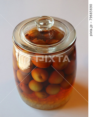 初夏に梅酒を仕込む 初夏に梅酒を仕込む 79685690