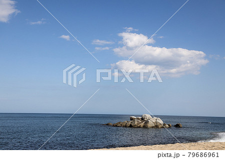 海 ビーチ 灯台 79686961