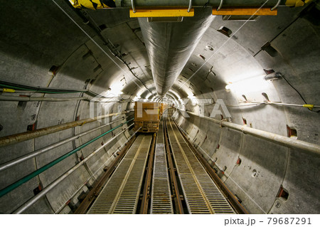 地下に工事中の共同溝(静岡市・静岡) 地下に工事中の共同溝(静岡市・静岡) 79687291