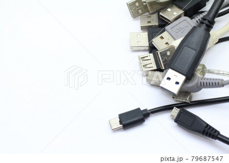 USB機器の山 79687547