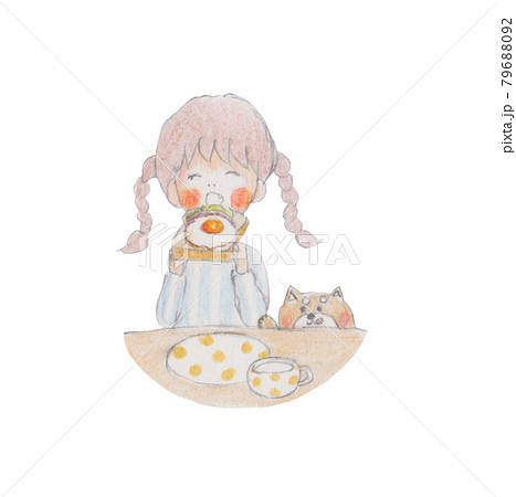 手描きイラスト 目玉焼きトーストを食べる女の子と犬のイラスト素材