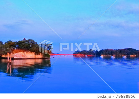 夕方の松島湾の風景 79688956