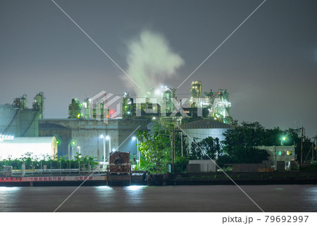 《神奈川県》工場夜景・京浜工業地帯 79692997