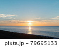 日の出 朝焼け 朝日 79695133