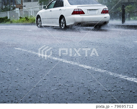 豪雨 79695712