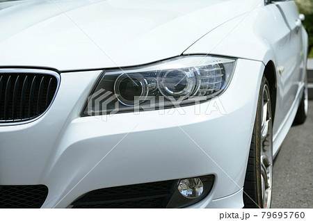 車のヘッドライト 車のヘッドライト 79695760
