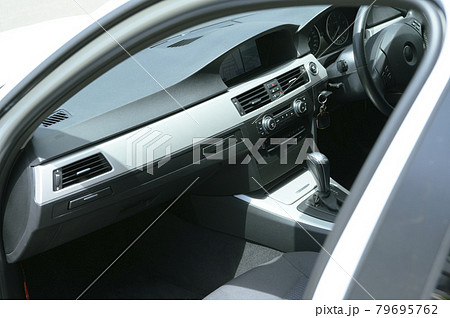 車のフロントシート 車のフロントシート 79695762