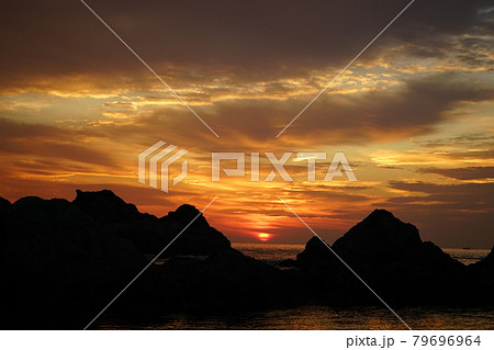 浄土ヶ浜の夜明け 浄土ヶ浜の夜明け 79696964