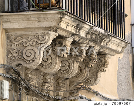 Ortigia Syracuse old town allets small streets 79697607