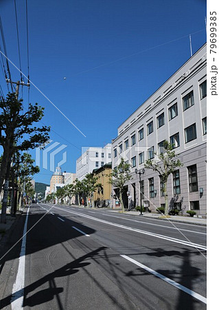 街の風景「小樽・日銀通り・色内交差点」 79699385