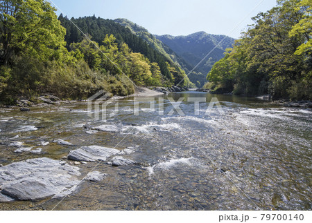 櫛田川 三重の河川 清流の風景 新緑と川 三重県の観光スポット ドラマロケ地 下剋上球児 櫛田川 三重の河川 清流の風景 新緑と川 三重県の観光スポット ドラマロケ地 下剋上球児 79700140