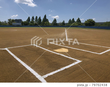 試合前の野球グランド 試合前の野球グランド 79702438