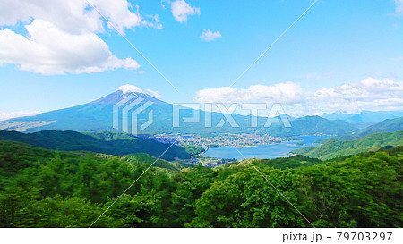 金峰山からの富士山と河口湖の街並み 金峰山からの富士山と河口湖の街並み 79703297
