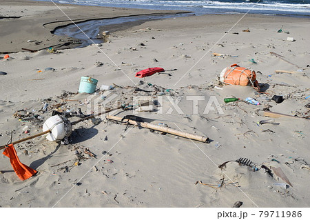 海岸の漂着物 環境問題 ゴミ問題 海岸の漂着物 環境問題 ゴミ問題 79711986