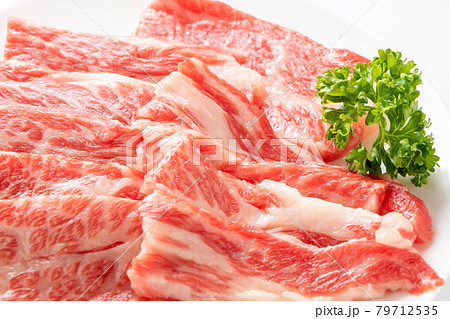 焼肉用牛肉。カルビの中で上級といわれる希少部位「三角バラ」。 79712535