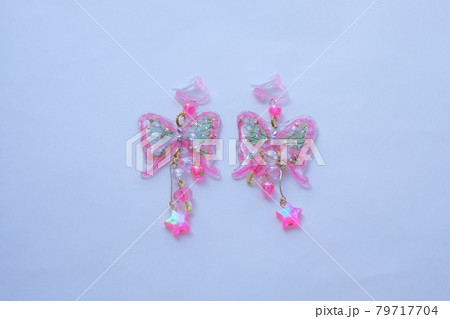 手作りの蝶々のキッズ用イヤリング 79717704