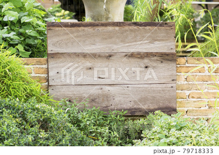 Wooden label board outside at restaurant and coffee shop 79718333