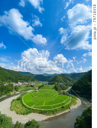 夏のあらぎ島の風景　和歌山県有田郡有田川町 79718358