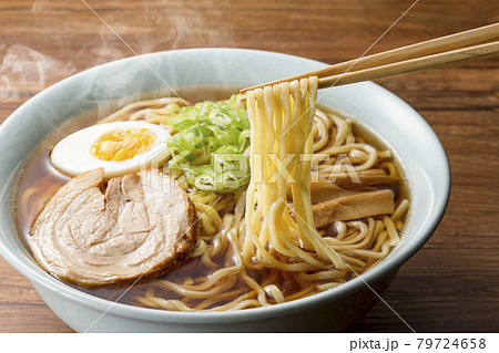 醤油ラーメン 79724658