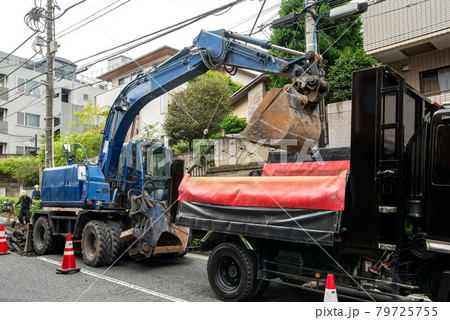アスファルト舗装道路の改修工事 79725755