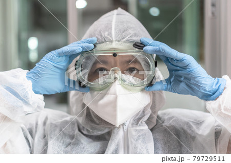 Lab goggle, eye protection, ppe cover and surgical glove for medical doctor, research scientist, surgical surgeon, personal protective equipment for covid-19 virus, coronavirus for hygience safety 79729511