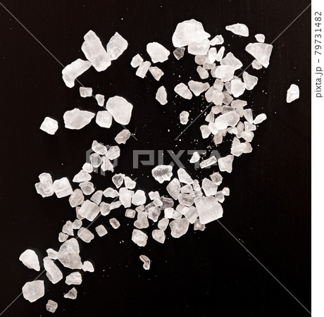 Salt on black 79731482
