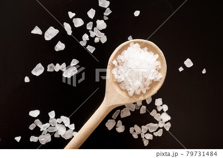 Salt on black 79731484