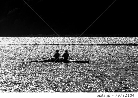 シルエットのダブルスカルレガッタ シルエットのダブルスカルレガッタ 79732104