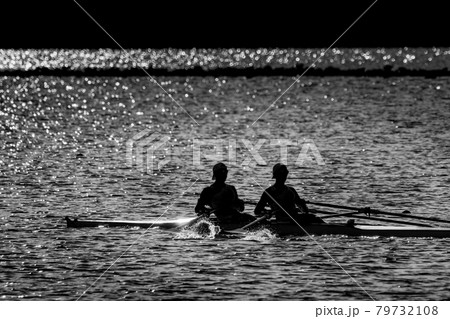 シルエットのダブルスカルレガッタ　 79732108