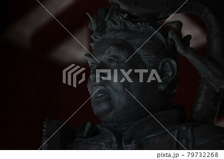 東京浅草・浅草寺本堂前手水舎の沙竭羅龍王像 東京浅草・浅草寺本堂前手水舎の沙竭羅龍王像 79732268