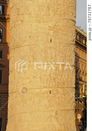 イタリア、ローマ、フォロトライアーノ、トラヤヌス帝の記念柱 イタリア、ローマ、フォロトライアーノ、トラヤヌス帝の記念柱 79732767