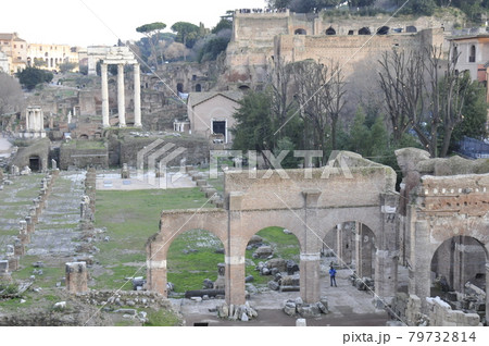 イタリア、ローマ、フォロロマーノ イタリア、ローマ、フォロロマーノ 79732814