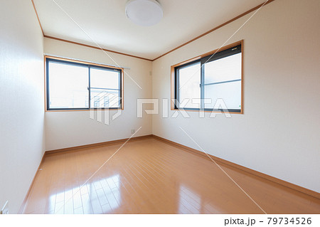 明るい洋室　子供部屋　部屋 79734526