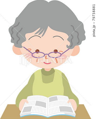 雑誌を読む高齢女性 79738881