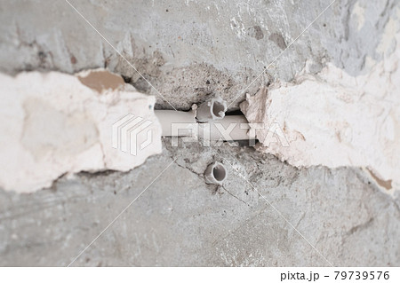 Damaged wiring cable. Drill a hole in the wiring. 79739576