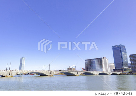 新潟市　萬代橋 (信濃川左岸より) 79742043