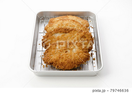 揚げたて豚カツ 79746636