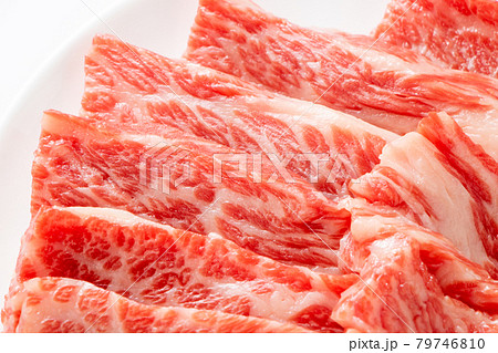 焼肉用牛肉。カルビの中で上級といわれる希少部位「三角バラ」。 79746810