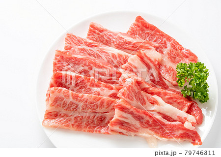 焼肉用牛肉。カルビの中で上級といわれる希少部位「三角バラ」。 79746811