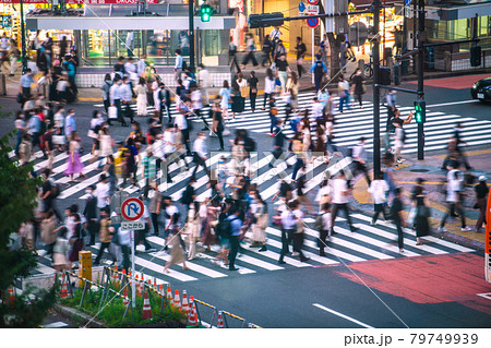 日本の東京都市景観 4度目宣言下。驚愕・東京1308人。五輪“狂行”、渋谷は脅威の人出＝7月15日 79749939