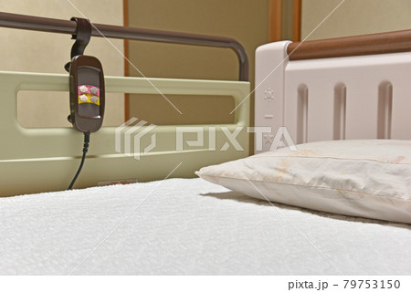 電動式介護用ベッド 電動式介護用ベッド 79753150