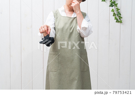 主婦と男物の靴下 主婦と男物の靴下 79753421