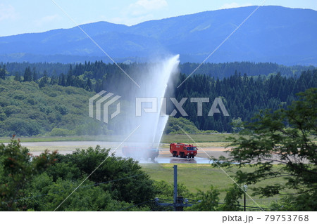 空港用化学消防車 79753768