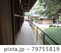 お寺のまっすぐな廊下 79755819